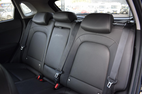 Hyundai Kona EV Premium Sky 64 kWh | SOH: 94,3% | Warmtepomp | Schuifdak | Leer | HUD | Stuur- en Stoelverwarming