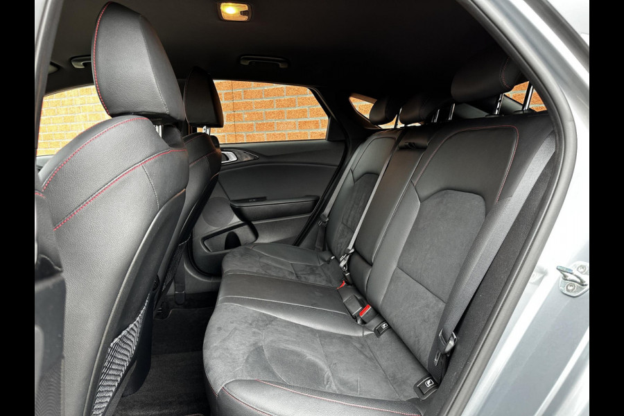 Kia ProCeed 1.6 T-GDi 204pk Automaat GT Navigatie Climate Control Electrische bedienbare achterklep Adaptieve Cruise Control Camera Dab Keyless start