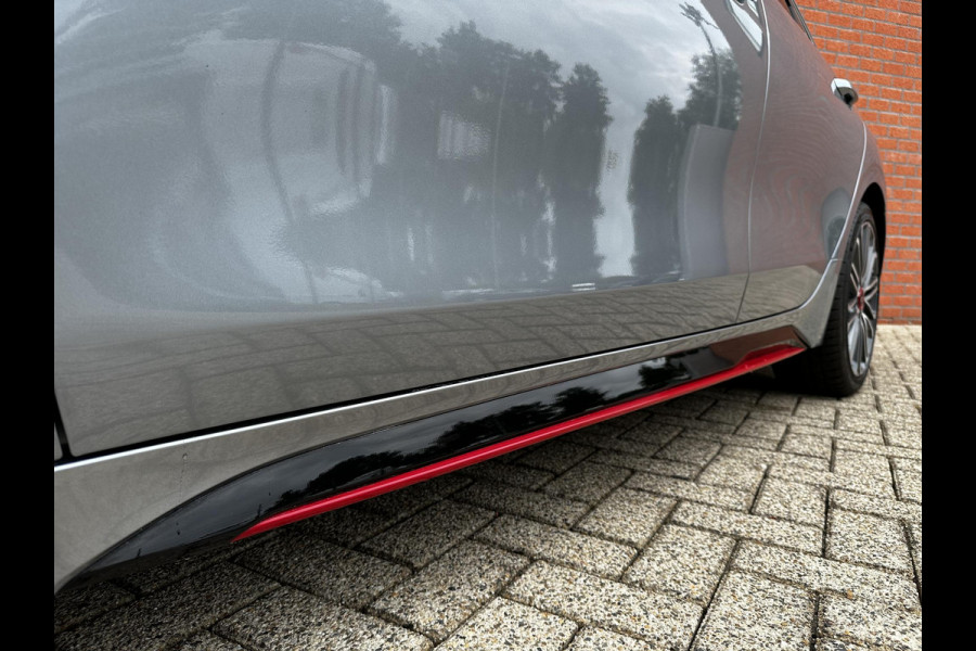 Kia ProCeed 1.6 T-GDi 204pk Automaat GT Navigatie Climate Control Electrische bedienbare achterklep Adaptieve Cruise Control Camera Dab Keyless start