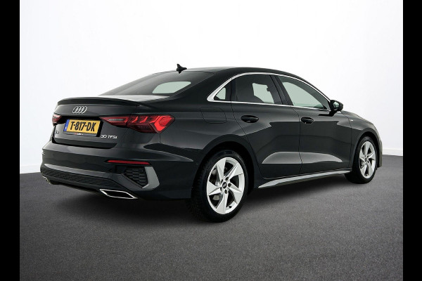 Audi A3 Limousine 30 TFSI S edition Navigatie Apple Carplay/Android Auto Parkeersensoren Adaptive Cruise Control Virtual Cockpit Climate Control Getinte ramen Lichtmetalen velgen