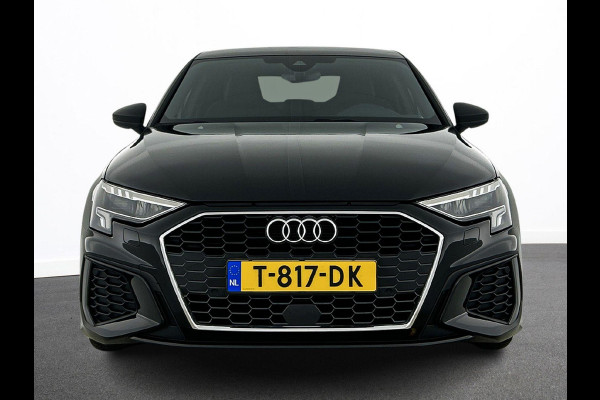 Audi A3 Limousine 30 TFSI S edition Navigatie Apple Carplay/Android Auto Parkeersensoren Adaptive Cruise Control Virtual Cockpit Climate Control Getinte ramen Lichtmetalen velgen