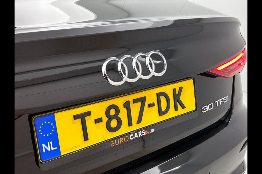 Audi A3 Limousine 30 TFSI S edition Navigatie Apple Carplay/Android Auto Parkeersensoren Adaptive Cruise Control Virtual Cockpit Climate Control Getinte ramen Lichtmetalen velgen