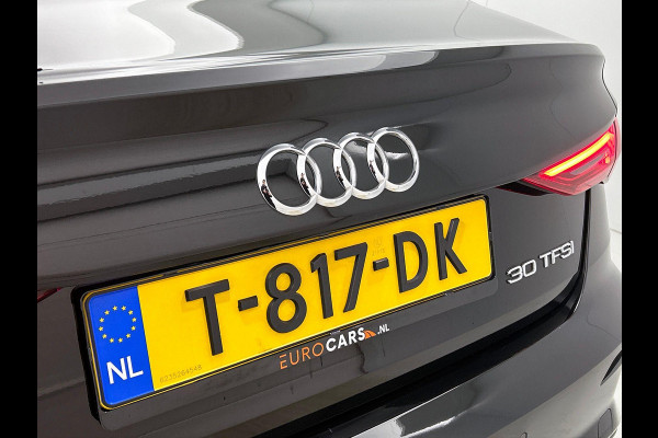 Audi A3 Limousine 30 TFSI S edition Navigatie Apple Carplay/Android Auto Parkeersensoren Adaptive Cruise Control Virtual Cockpit Climate Control Getinte ramen Lichtmetalen velgen