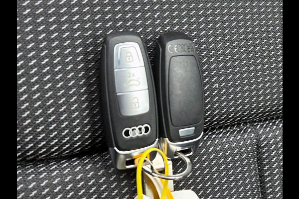 Audi A3 Limousine 30 TFSI S edition Navigatie Apple Carplay/Android Auto Parkeersensoren Adaptive Cruise Control Virtual Cockpit Climate Control Getinte ramen Lichtmetalen velgen