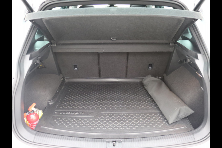 Volkswagen Tiguan 1.5 TSI R-Line Pano, Harman/Kardon, Trekhaak, Head-up