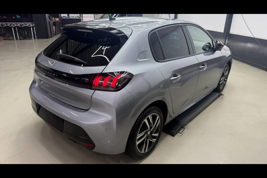 Peugeot 208 1.2 Allure Pack,Apple carplay cruise control