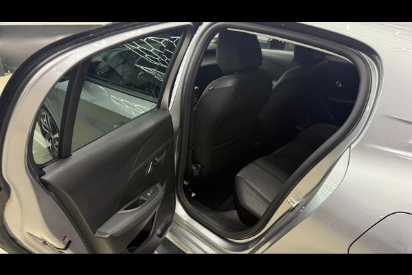 Peugeot 208 1.2 Allure Pack,Apple carplay cruise control