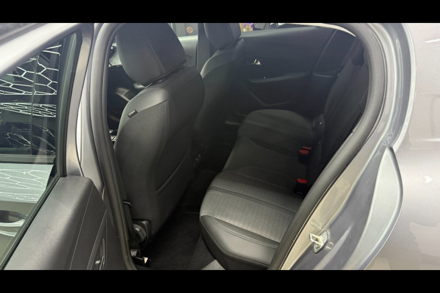 Peugeot 208 1.2 Allure Pack,Apple carplay cruise control