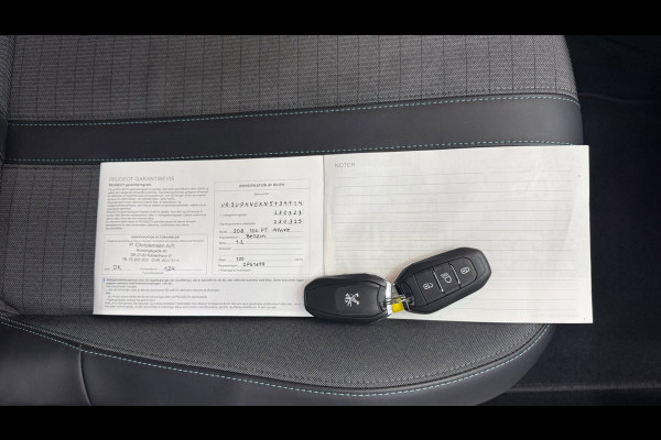 Peugeot 208 1.2 Allure Pack,Apple carplay cruise control