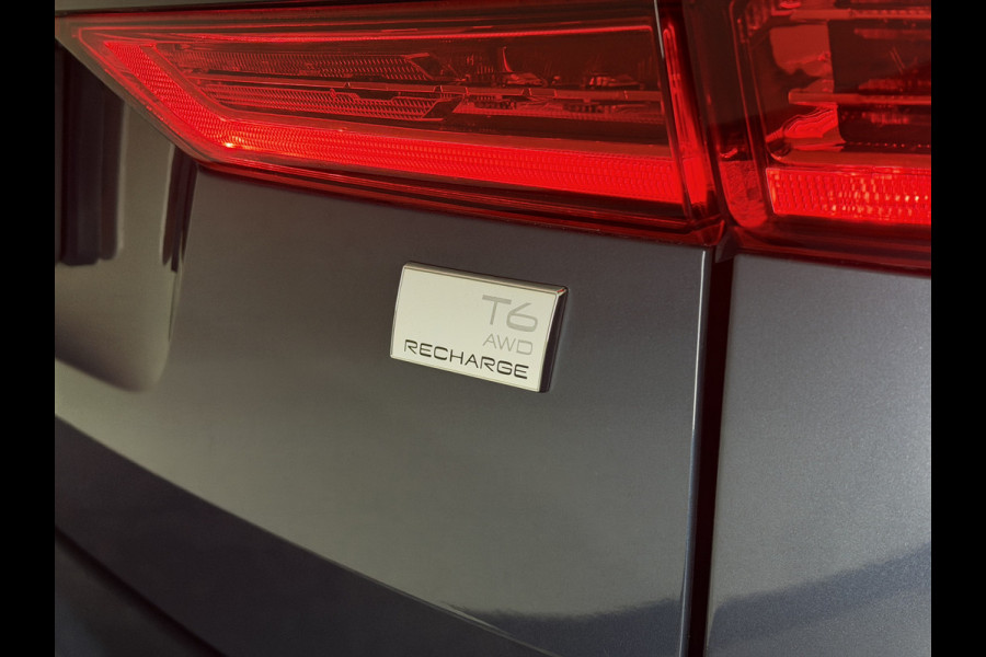 Volvo XC60 2.0 T6 Plug-in hybrid AWD R-Design | Panoramadak | Harman & Kardon Audio | Full LED koplampen