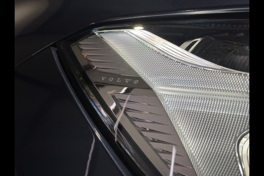 Volvo XC60 2.0 T6 Plug-in hybrid AWD R-Design | Panoramadak | Harman & Kardon Audio | Full LED koplampen
