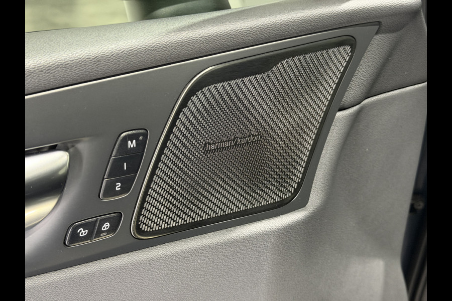 Volvo XC60 2.0 T6 Plug-in hybrid AWD R-Design | Panoramadak | Harman & Kardon Audio | Full LED koplampen