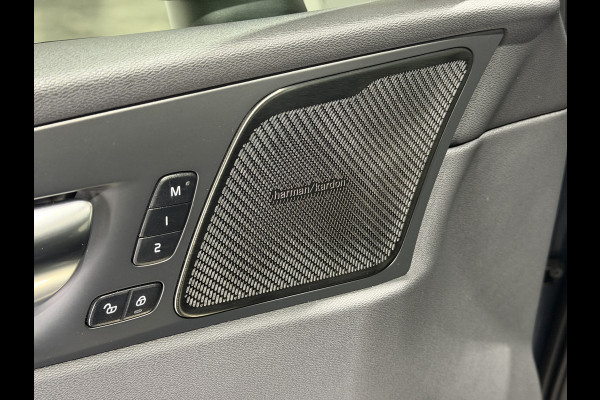 Volvo XC60 2.0 T6 Plug-in hybrid AWD R-Design | Panoramadak | Harman & Kardon Audio | Full LED koplampen
