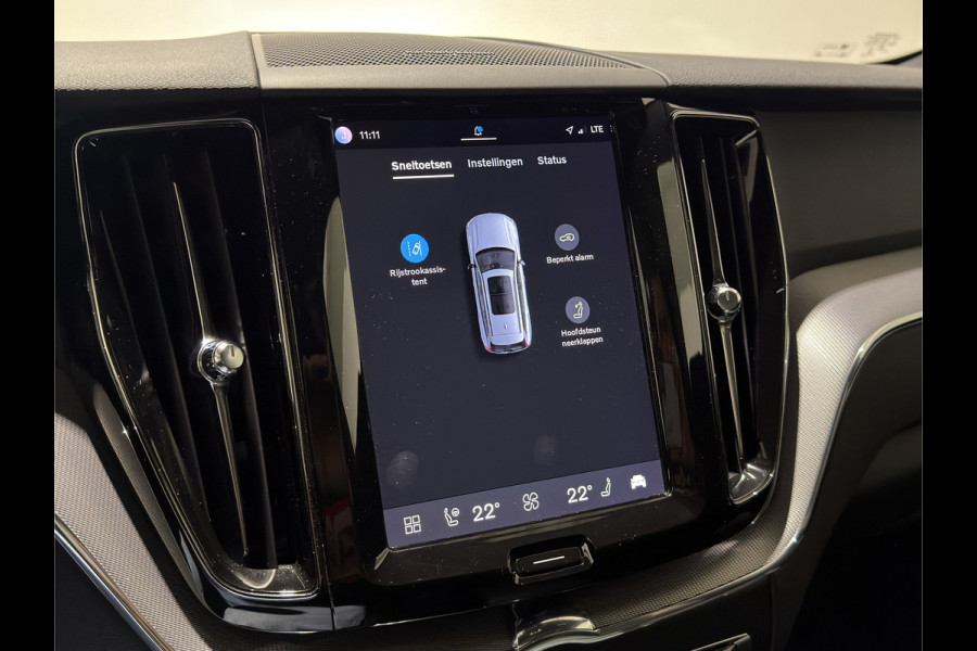 Volvo XC60 2.0 T6 Plug-in hybrid AWD R-Design | Panoramadak | Harman & Kardon Audio | Full LED koplampen