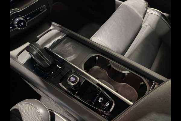 Volvo XC60 2.0 T6 Plug-in hybrid AWD R-Design | Panoramadak | Harman & Kardon Audio | Full LED koplampen