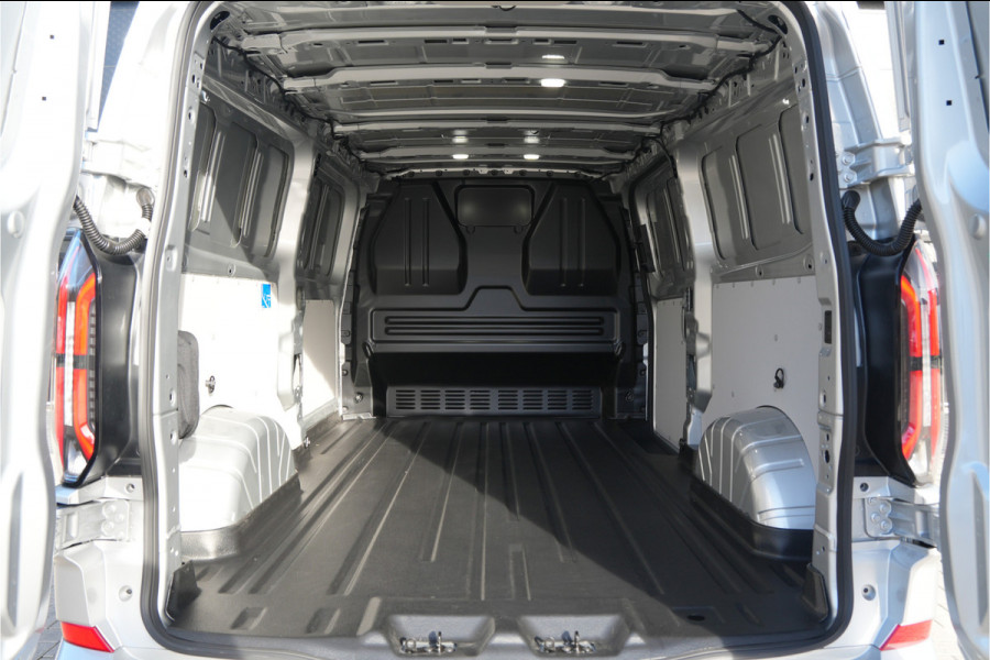 Ford E-Transit Cust. 340 L2H1 Limited 71 kWh 218pk - ACC - 360 Camera - Navigatie - Stoelverwarming - AGR bestuurdersstoel - Blind Spot - Rijklaar