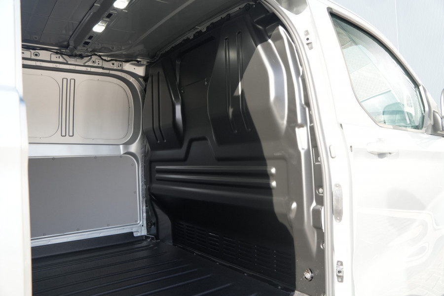 Ford E-Transit Cust. 340 L2H1 Limited 71 kWh 218pk - ACC - 360 Camera - Navigatie - Stoelverwarming - AGR bestuurdersstoel - Blind Spot - Rijklaar