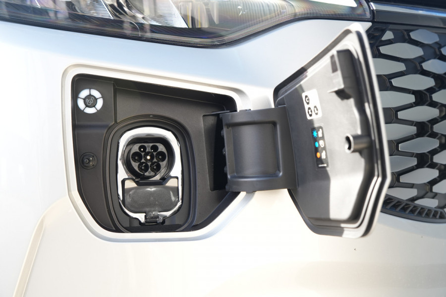 Ford E-Transit Cust. 340 L2H1 Limited 71 kWh 218pk - ACC - 360 Camera - Navigatie - Stoelverwarming - AGR bestuurdersstoel - Blind Spot - Rijklaar