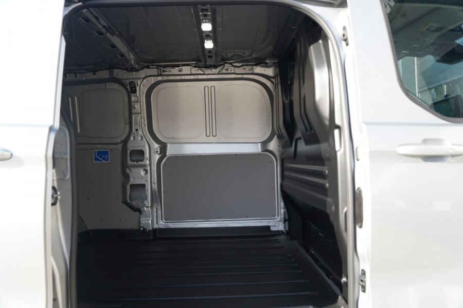 Ford E-Transit Custom 340 L2H1 Limited 71 kWh 218pk - ACC - 360 camera - Navigatie - Stoelverwarming - AGR bestuurdersstoel - Blind Spot - Rijklaar