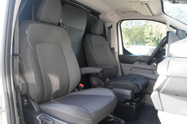 Ford E-Transit Custom 340 L2H1 Limited 71 kWh 218pk - ACC - 360 camera - Navigatie - Stoelverwarming - AGR bestuurdersstoel - Blind Spot - Rijklaar