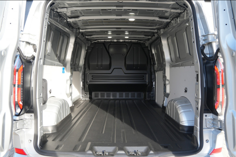 Ford E-Transit Custom 340 L2H1 Limited 71 kWh 218pk - ACC - 360 camera - Navigatie - Stoelverwarming - AGR bestuurdersstoel - Blind Spot - Rijklaar