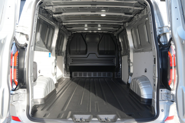 Ford E-Transit Custom 340 L2H1 Limited 71 kWh 218pk - ACC - 360 camera - Navigatie - Stoelverwarming - AGR bestuurdersstoel - Blind Spot - Rijklaar