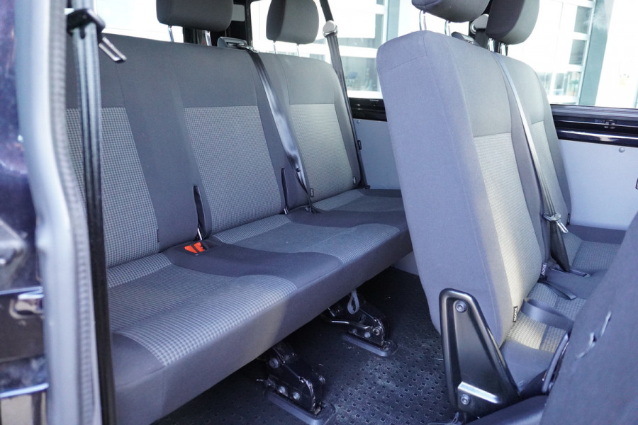 Volkswagen Transporter Kombi 2.0 TDI 150PK L2H1 9 Persoons nr. V120 | Airco | Cruise | Navi | trekhaak