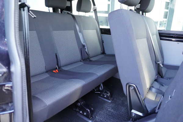 Volkswagen Transporter Kombi 2.0 TDI 150PK L2H1 9 Persoons nr. V120 | Airco | Cruise | Navi | trekhaak