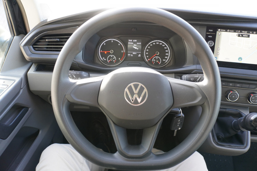 Volkswagen Transporter Kombi 2.0 TDI 150PK L2H1 9 Persoons nr. V120 | Airco | Cruise | Navi | trekhaak