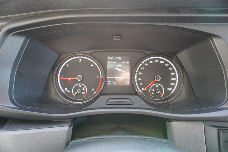 Volkswagen Transporter Kombi 2.0 TDI 150PK L2H1 9 Persoons nr. V120 | Airco | Cruise | Navi | trekhaak