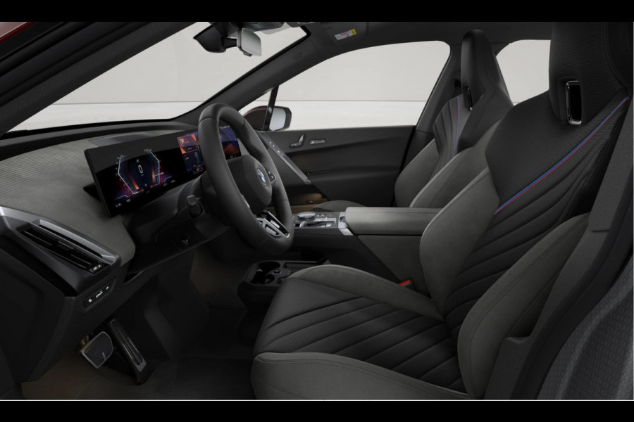 BMW iX xDrive60 - M-Sport - Trekhaak - ACC - 112Wh - Memoryzetels