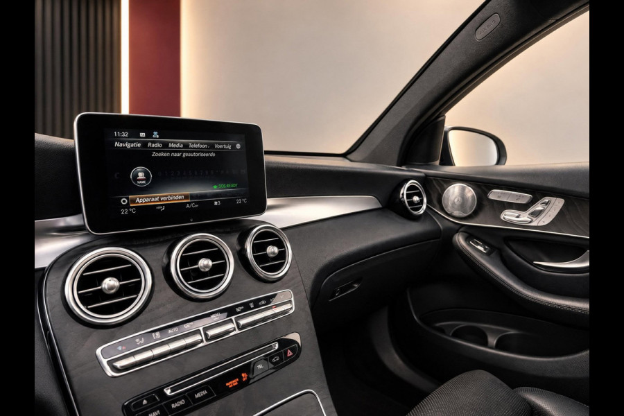 Mercedes-Benz GLC Coupé 350e 4MATIC Premium Plus AMG Night | Luchtvering | Burmester | Pano | Ventilatie