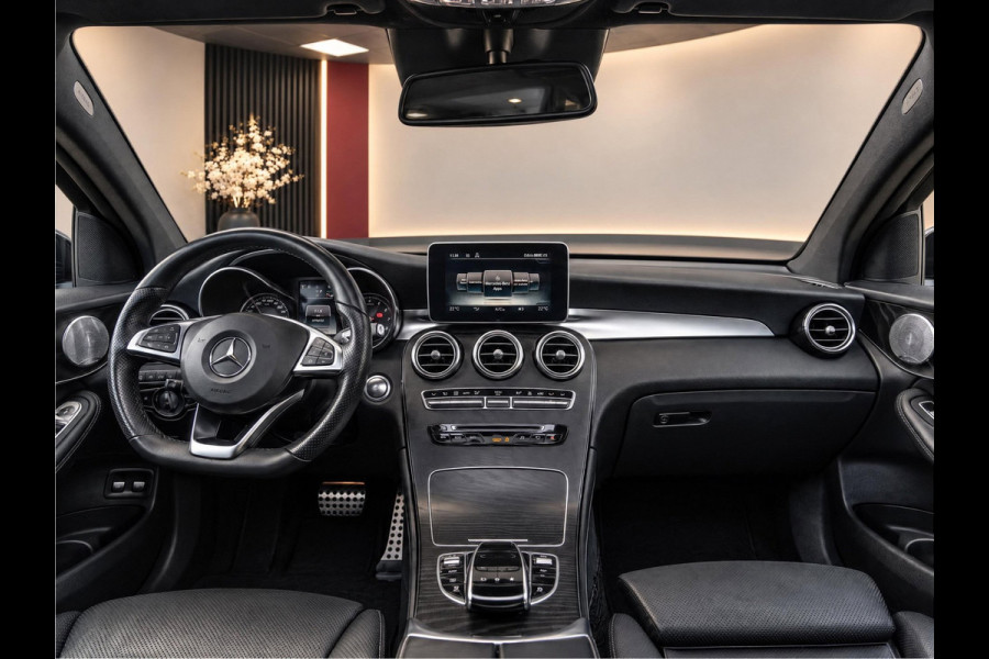 Mercedes-Benz GLC Coupé 350e 4MATIC Premium Plus AMG Night | Luchtvering | Burmester | Pano | Ventilatie