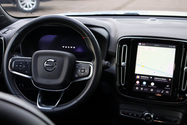 Volvo XC40 Recharge P8 AWD R-Design Org.NL Parelmoer el.trekhaak leer+vw el.klep camera SOH 91,64%