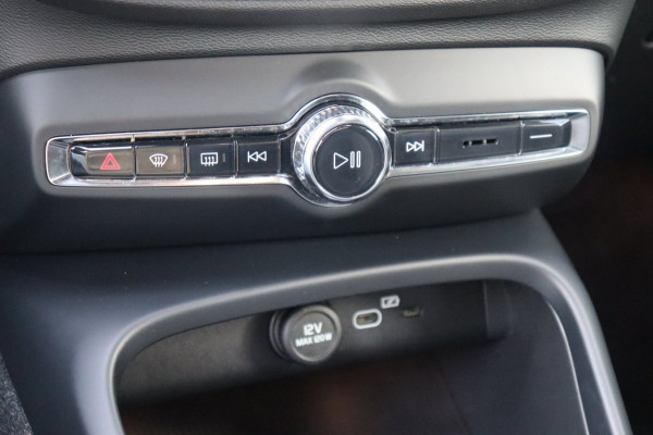 Volvo XC40 Recharge P8 AWD R-Design Org.NL Parelmoer el.trekhaak leer+vw el.klep camera SOH 91,64%