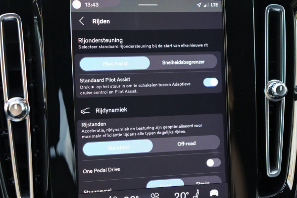 Volvo XC40 Recharge P8 AWD R-Design Org.NL Parelmoer el.trekhaak leer+vw el.klep camera SOH 91,64%