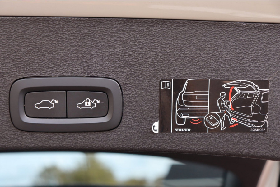 Volvo XC40 Recharge P8 AWD R-Design Org.NL Parelmoer el.trekhaak leer+vw el.klep camera SOH 91,64%