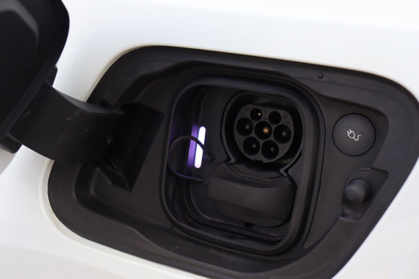 Volvo XC40 Recharge P8 AWD R-Design Org.NL Parelmoer el.trekhaak leer+vw el.klep camera SOH 91,64%