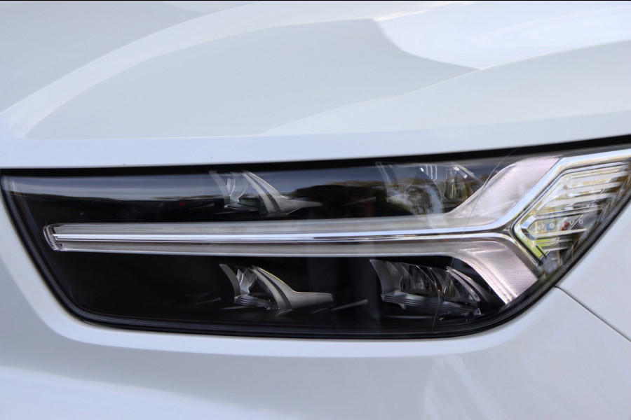 Volvo XC40 Recharge P8 AWD R-Design Org.NL Parelmoer el.trekhaak leer+vw el.klep camera SOH 91,64%
