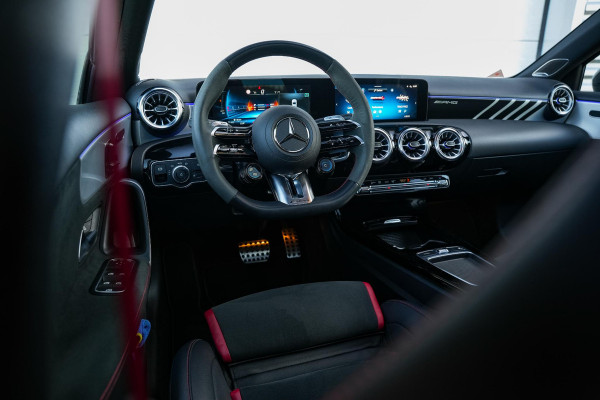 Mercedes-Benz A-Klasse AMG 45 S 4MATIC+ Burmester Aero Schaalstoelen 360 Camera Memory Stoelen HUD 422PK!