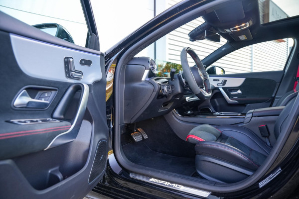 Mercedes-Benz A-Klasse AMG 45 S 4MATIC+ Burmester Aero Schaalstoelen 360 Camera Memory Stoelen HUD 422PK!