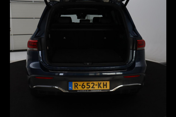 Mercedes-Benz EQB 300 4MATIC AMG Line 67 kWh | SOH 94,7% | Panoramadak | Half leder | Memory | Stoelverwarming | Cruise control | Head-up | 360 Camera | Sfeerverlichting