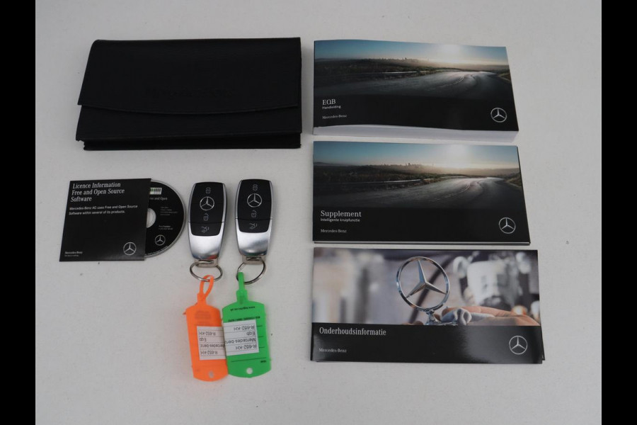 Mercedes-Benz EQB 300 4MATIC AMG Line 67 kWh | SOH 94,7% | Panoramadak | Half leder | Memory | Stoelverwarming | Cruise control | Head-up | 360 Camera | Sfeerverlichting
