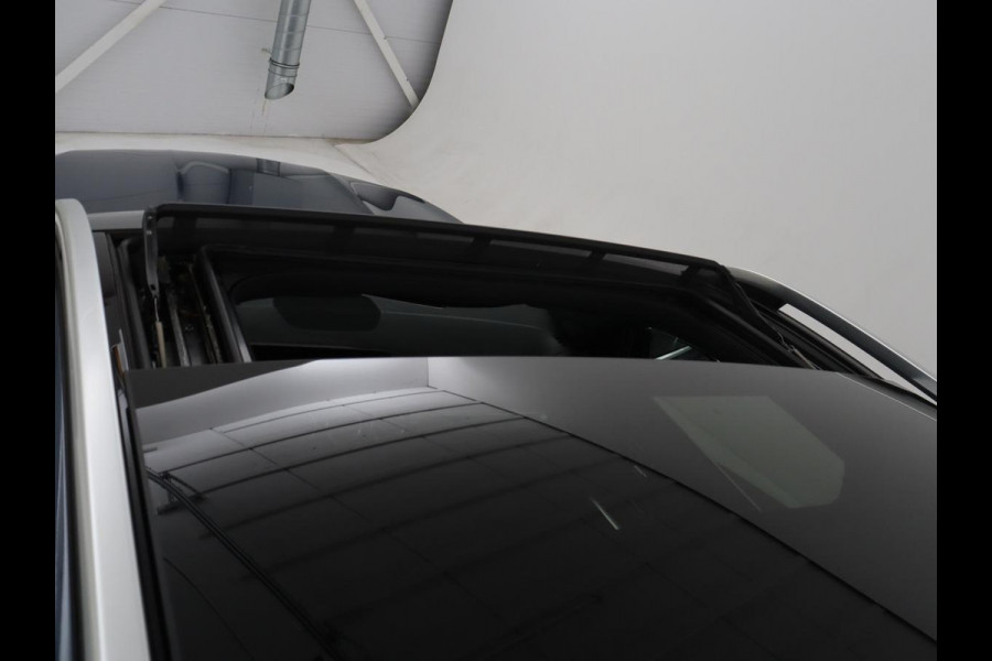 Mercedes-Benz EQB 300 4MATIC AMG Line 67 kWh | SOH 94,7% | Panoramadak | Half leder | Memory | Stoelverwarming | Cruise control | Head-up | 360 Camera | Sfeerverlichting