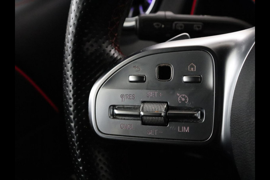 Mercedes-Benz EQB 300 4MATIC AMG Line 67 kWh | SOH 94,7% | Panoramadak | Half leder | Memory | Stoelverwarming | Cruise control | Head-up | 360 Camera | Sfeerverlichting
