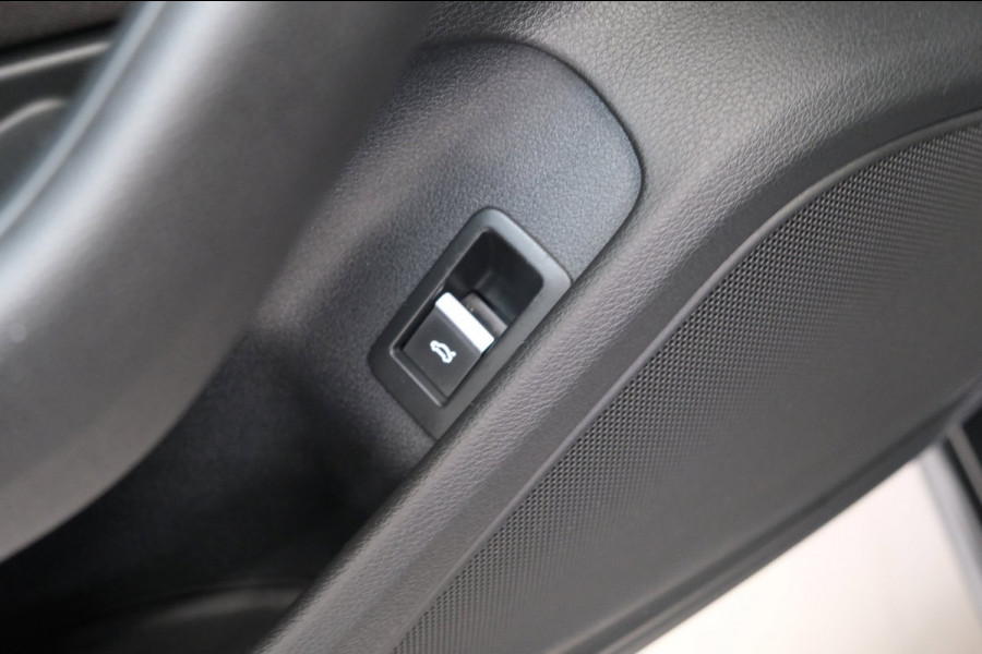 Audi A4 Avant 35 TFSI Launch edition Business Automaat - Airco, Cruise, Navi, PDC, Trekhaak.