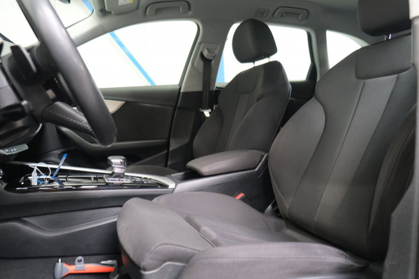 Audi A4 Avant 35 TFSI Launch edition Business Automaat - Airco, Cruise, Navi, PDC, Trekhaak.
