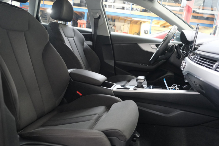 Audi A4 Avant 35 TFSI Launch edition Business Automaat - Airco, Cruise, Navi, PDC, Trekhaak.