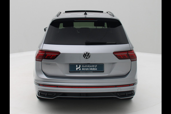 Volkswagen Tiguan Allspace 1.5 TSI R-Line 7p. Pano, Trekhaak, Stoelverwarming/ventilatie