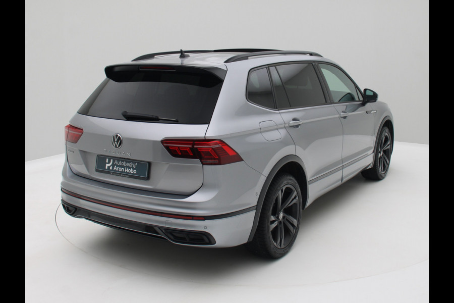 Volkswagen Tiguan Allspace 1.5 TSI R-Line 7p. Pano, Trekhaak, Stoelverwarming/ventilatie